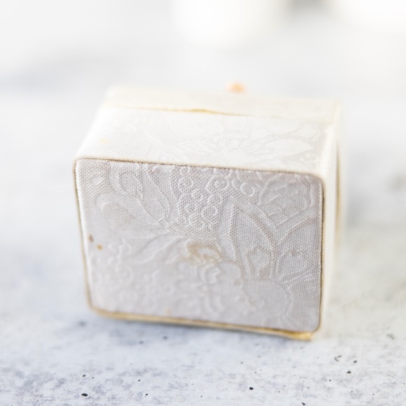 Lavie My Guardian Angel Treasure Chest Glass Figurine Keepsake Box - Picture 5 of 9